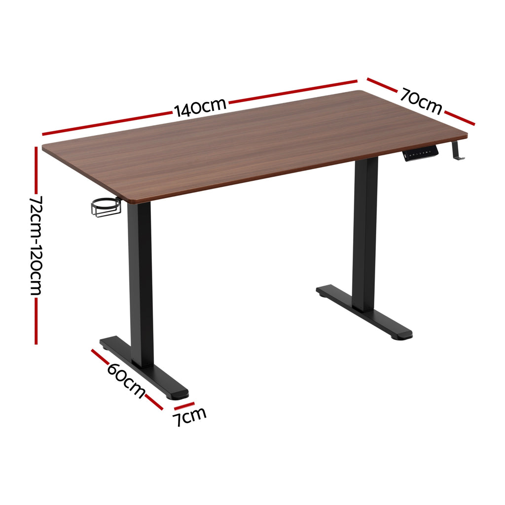 Width and adjustable height dimension schematic for the 140cm Studio Executive electric standing desk.